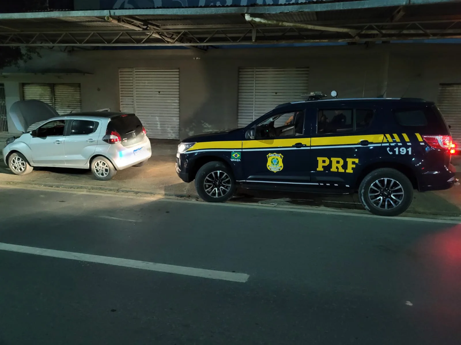 Carro clonado é apreendido na BR-101, em Pedro Canário