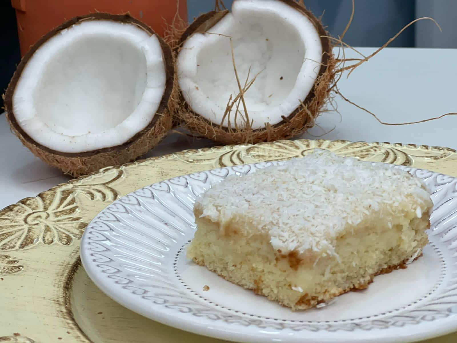 Aprenda a fazer um delicioso bolo de coco gelado