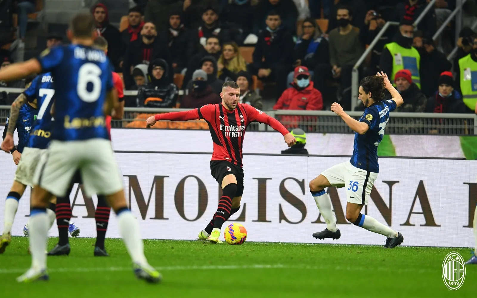 Inter e Milan fazem 'clássico histórico' por vaga na final da Liga dos Campeões