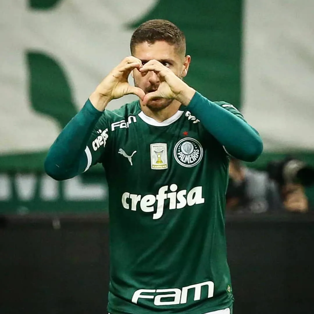 Após choque de cabeça e ida a hospital, Zé Rafael será reavaliado no Palmeiras