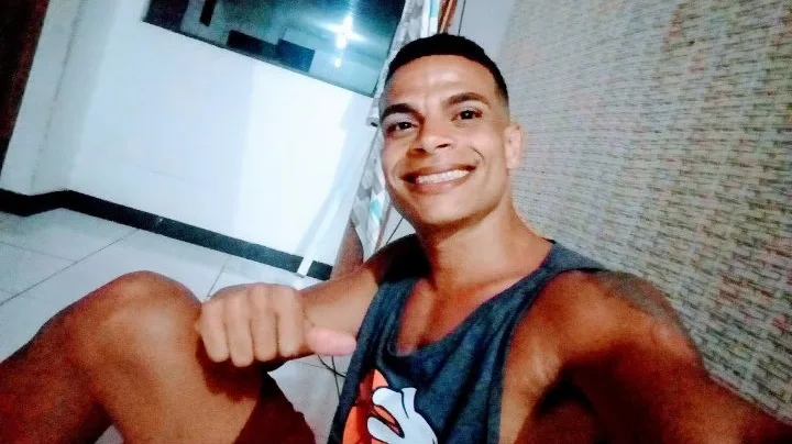 Homem é agredido por populares após acusação de roubos em VV