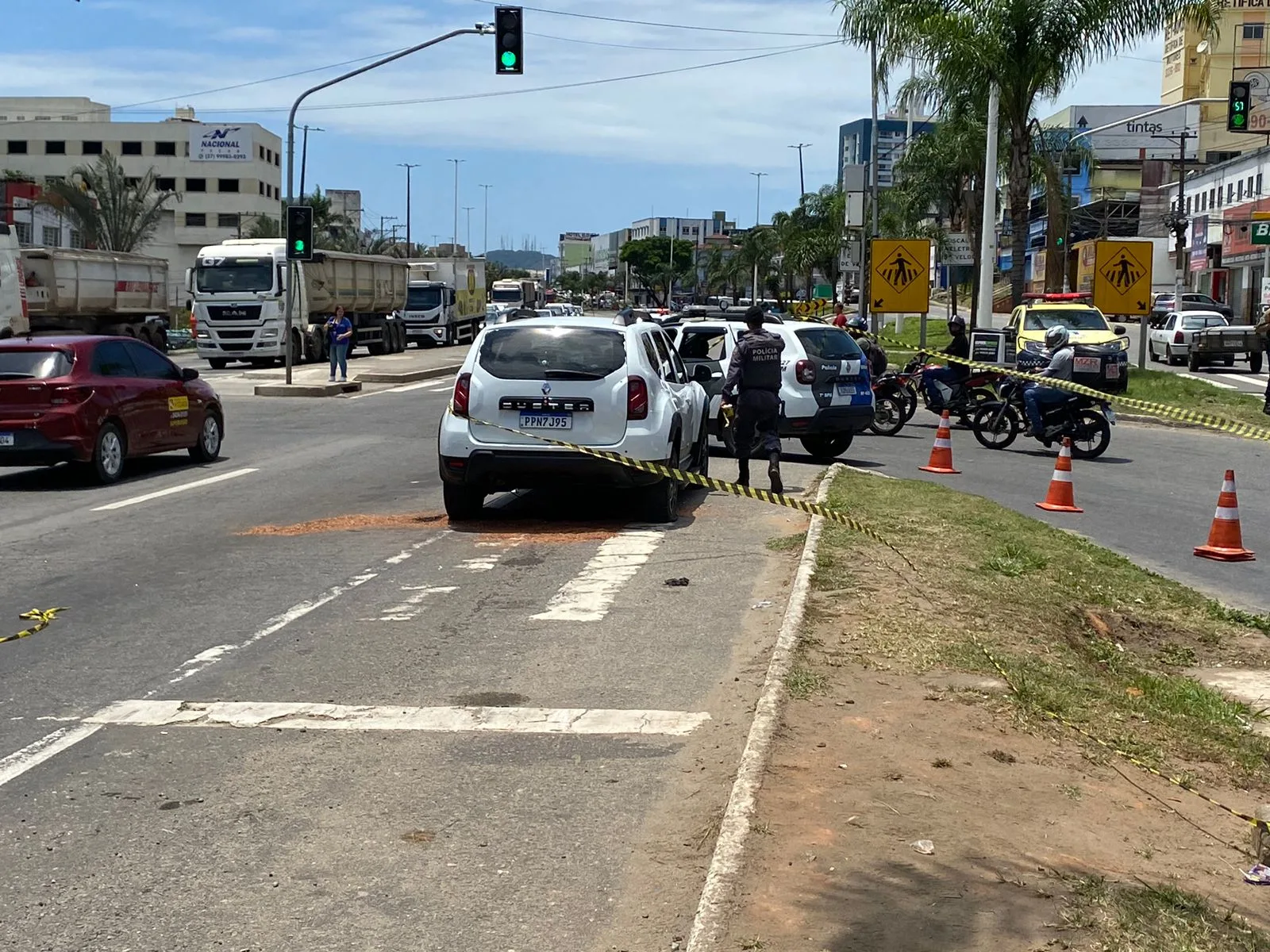 Duas pessoas são baleadas após perseguição e tiros na BR-262