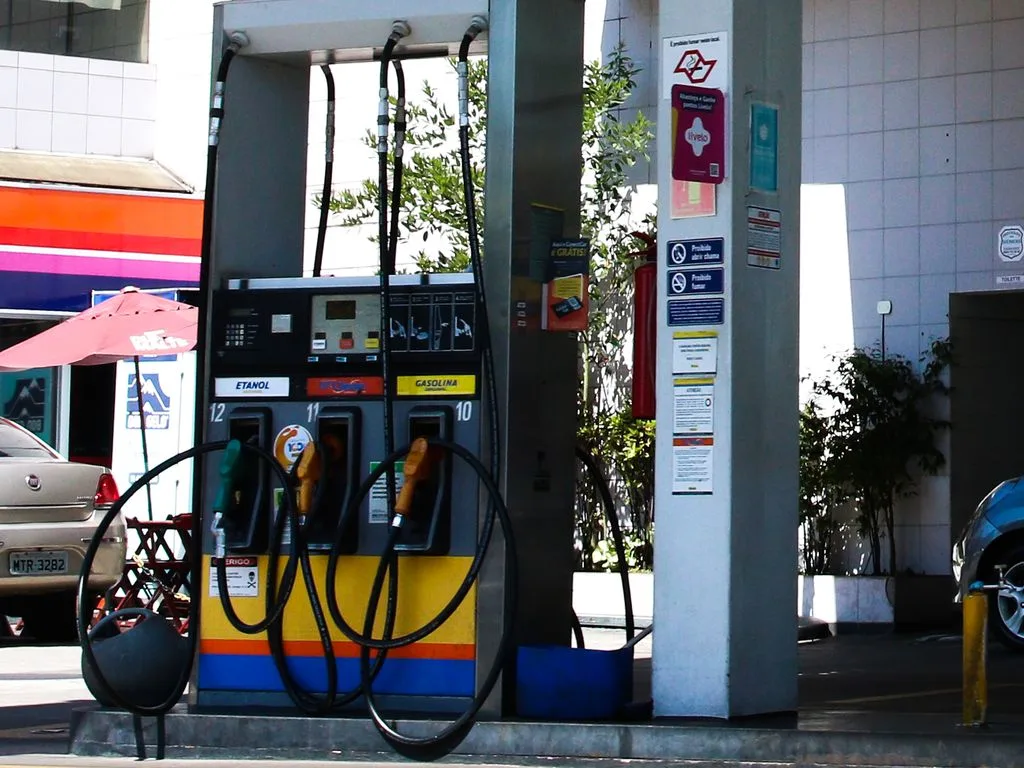 São Paulo – Posto de gasolina em Pinheiros.