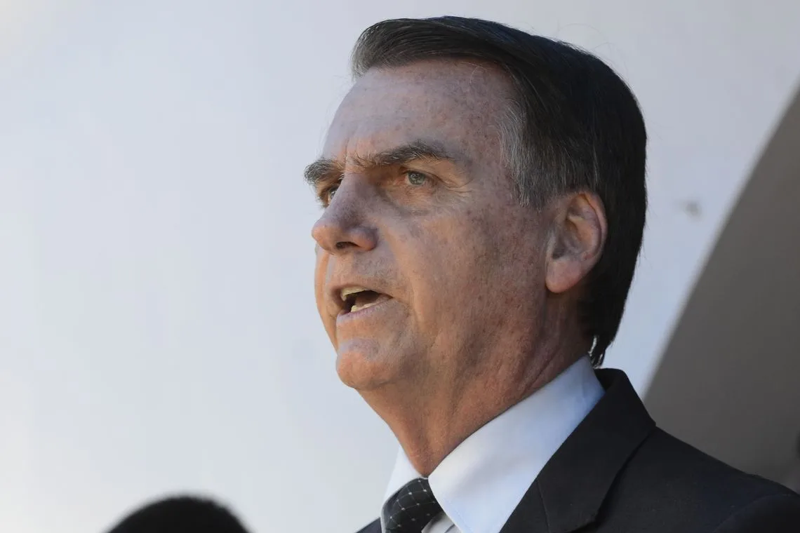 O presidente eleito, Jair Bolsonaro, participa na cidade de Guaratinguetá, no Vale do Paraíba, em São Paulo, da formatura de sargentos da Aeronáutica na Escola de Especialistas da Aeronáutica (EEAR)