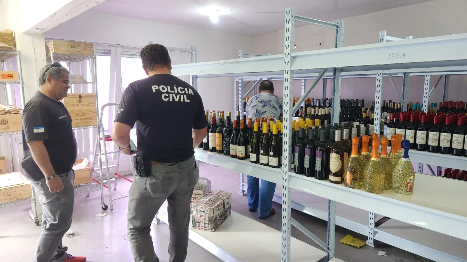 Mariscos, carnes, azeites e mais de 700 vinhos são apreendidos em Vitória