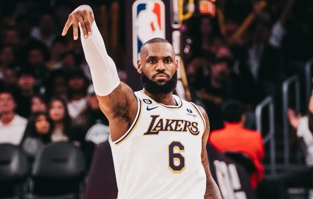 LeBron James está assustado e devastado com parada cardíaca sofrida pelo filho durante treino