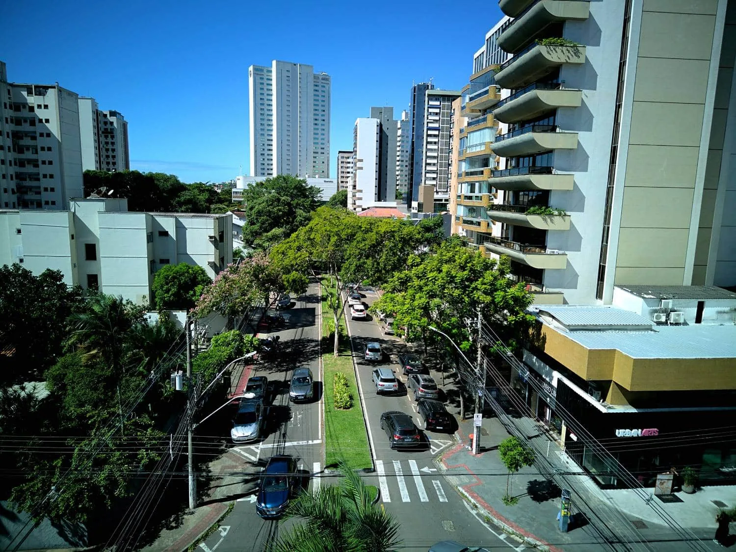 Panorâmica da rua Madeira de Freitas, na Praia do Canto. Foto: site Mocelin Engenharia.