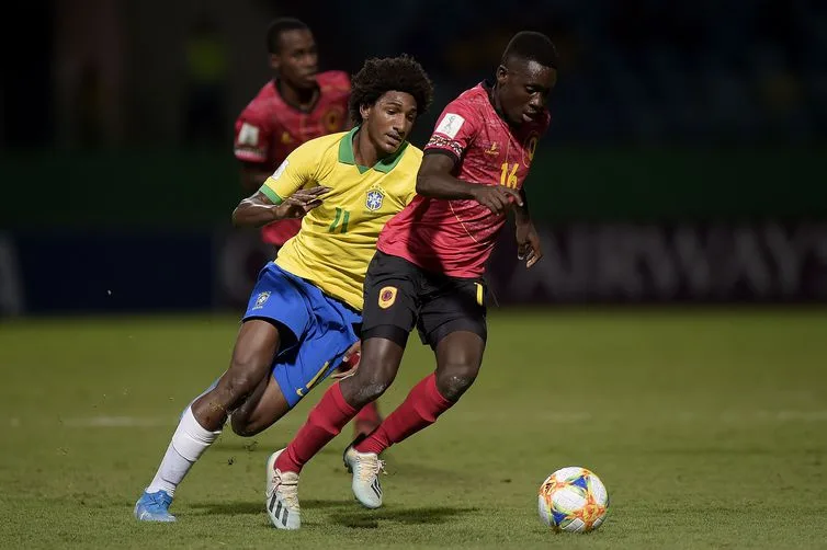 O Mundial Sub-17 chega a Goiânia nesta sexta-feira para a Seleção Brasileira. No estádio Olímpico, o Brasil enfrenta Angola pela última rodada da fase de grupos. O confronto, marcado para as 20h, vale a liderança do Grupo A