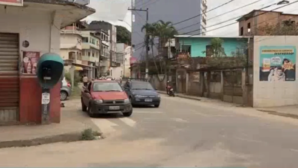 Criminoso troca tiros com policiais em Cariacica e acaba baleado