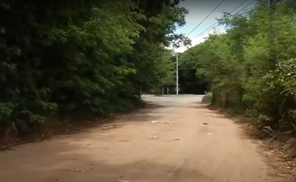 Homem é encontrado morto a facadas em estrada de Guarapari