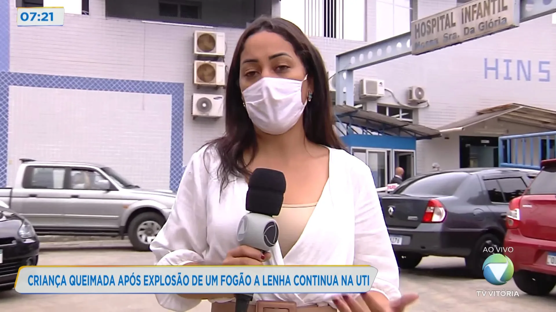 Criança queimada após explosão de um fogão a lenha continua na UTI