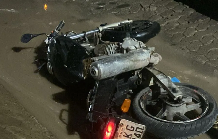 Motociclista morre e mulher fica gravemente ferida após acidente com ônibus em Vila Velha