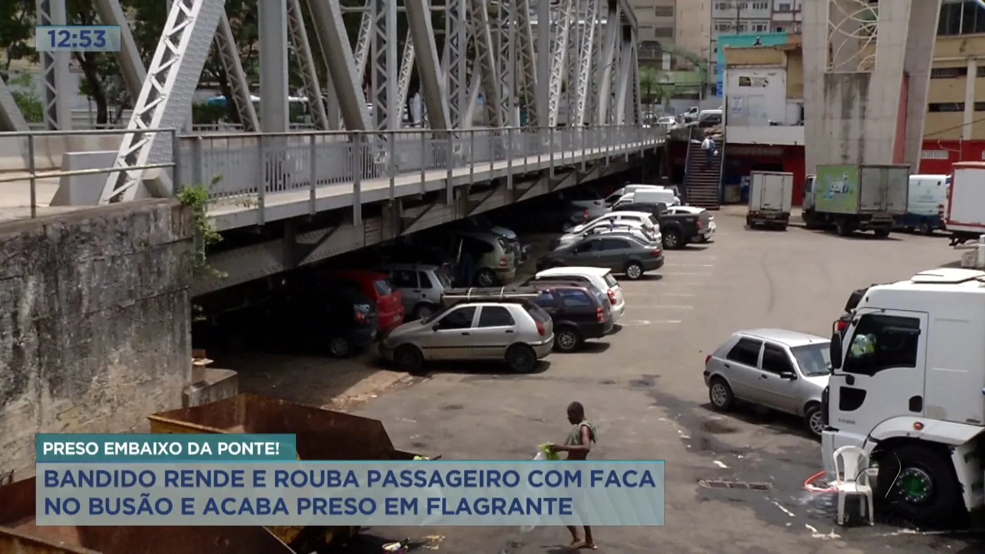 Homem é preso depois de assaltar passageiro de ônibus