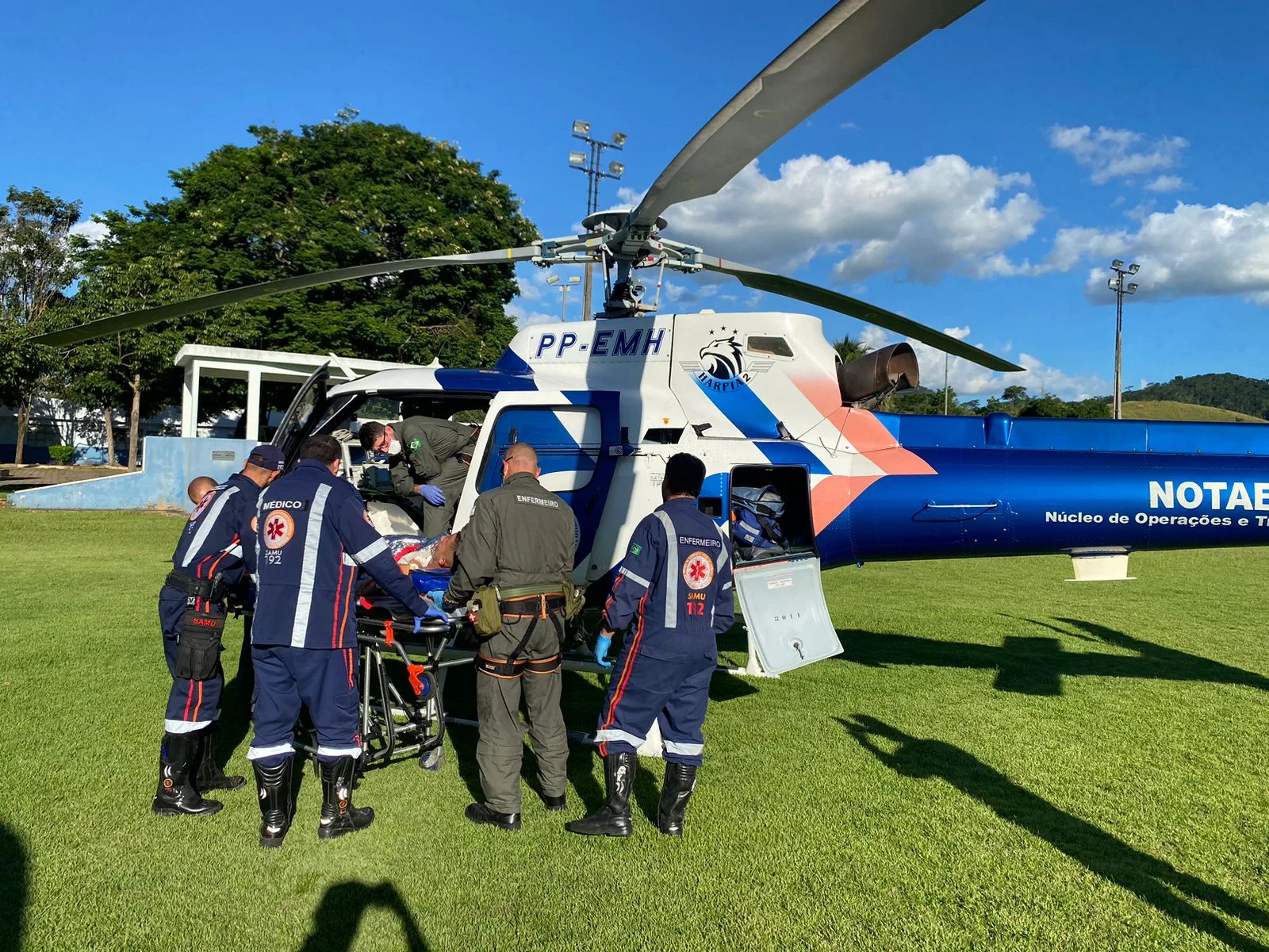 Jovem se queima em churrasqueira e precisa ser socorrido de helicóptero no ES