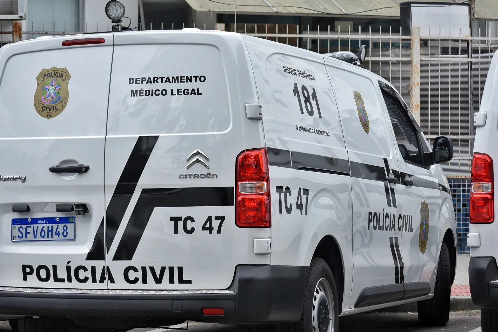 Polícia investiga causa de morte de caminhoneiro na BR-101, em Sooretama