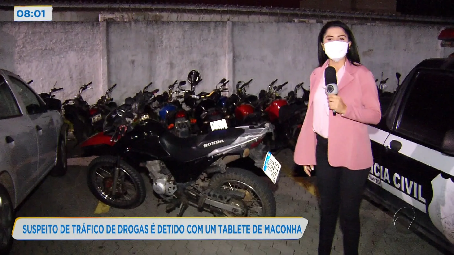 Suspeito de tráfico de drogas é detido com um tablete de maconha