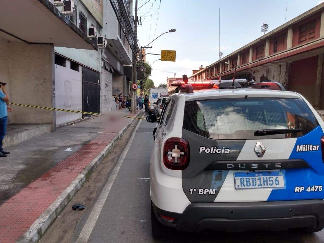 Execução no Centro de Vitória: novo vídeo mostra jovem sendo abordado e morto