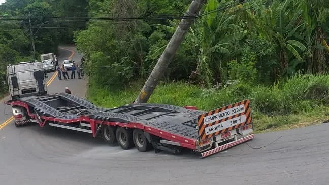 Após duas horas de interdição, BR-101 é totalmente liberada em Viana