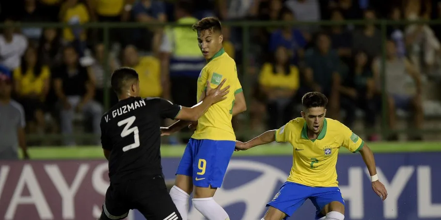 Com dois gols no fim, Brasil bate o México e conquista Mundial Sub-17 pela 4ª vez