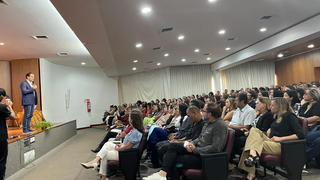 Vitória capacita diretores para evitar violência nas escolas