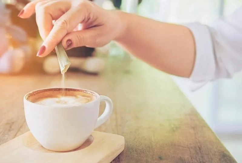 Sucralose: adoçante pode ajudar no tratamento de doenças autoimunes? Entenda