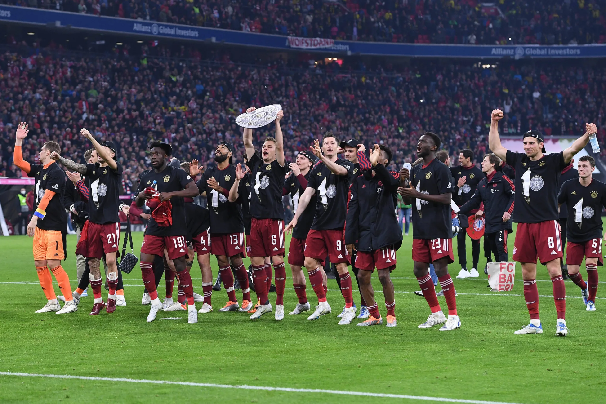 Bayern confirma favoritismo, derrota Borussia e fatura decacampeonato alemão