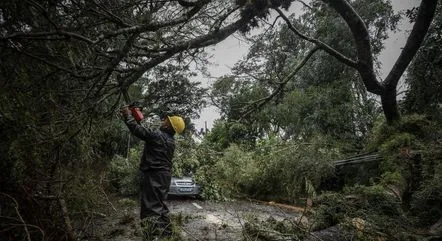 Ciclone extratropical: sobe para 13 o número de mortos no RS