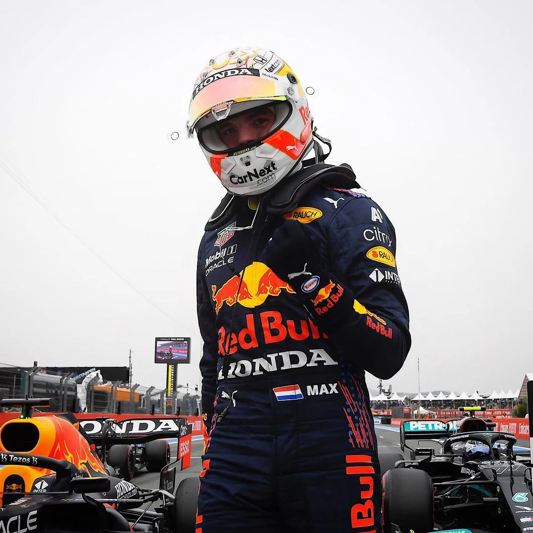 Verstappen domina na Áustria e precisa de uma volta para liderar o 3° treino