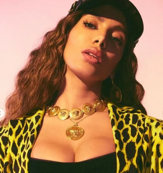 Anitta anuncia reality show em que ficará isolada em ilha com mais nove amigos