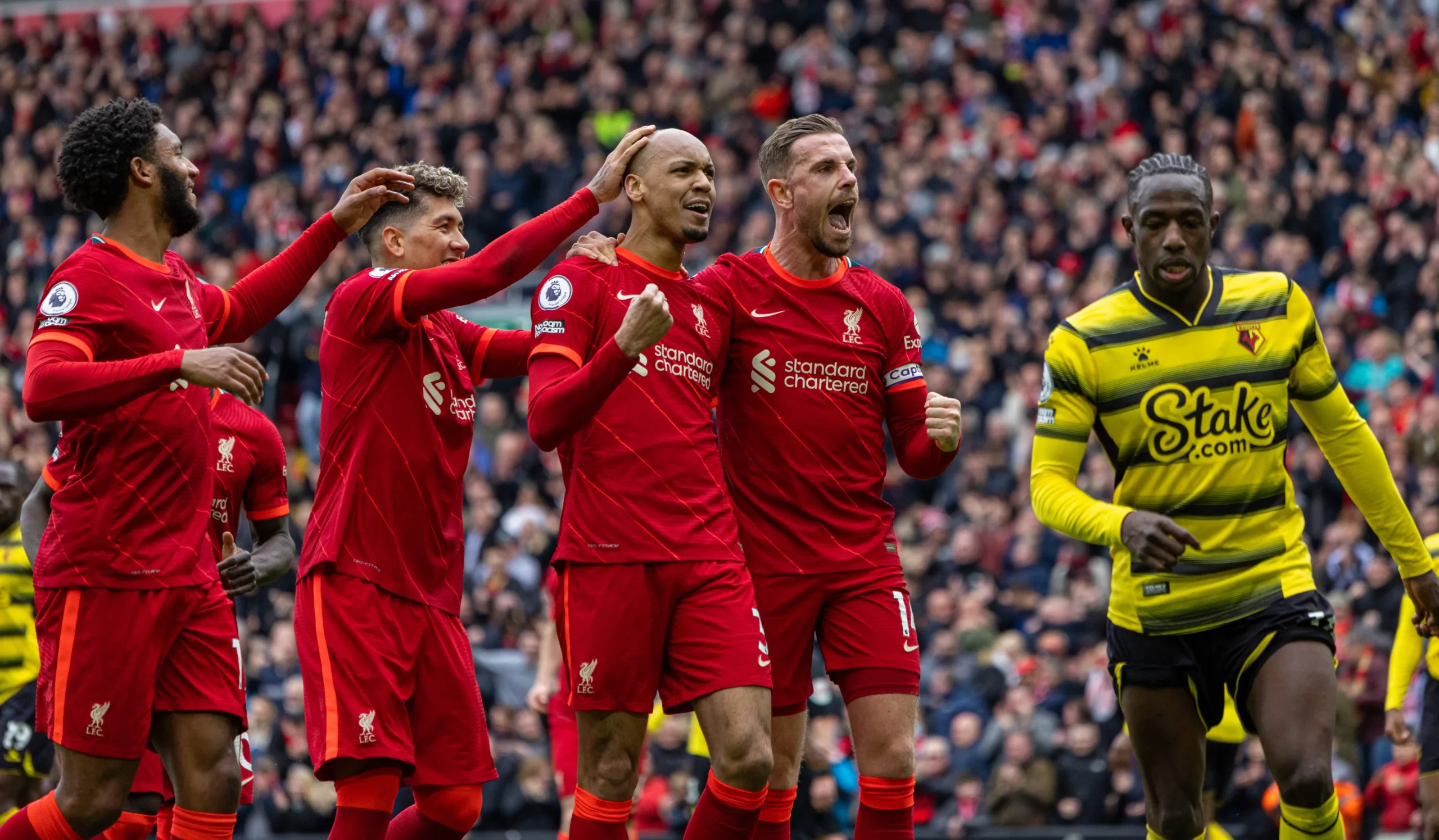 Liverpool bate Watford em jogo com apoio da torcida a Salah