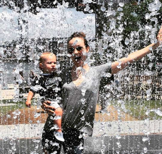 Olivia Wilde compartilha momento raro com o filho