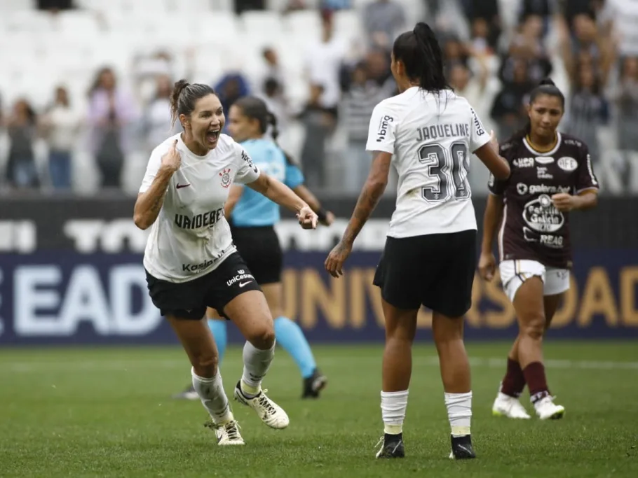 Com gol de craque capixaba, Corinthians vai à final da Supercopa