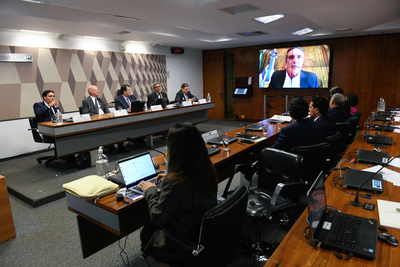 Congresso resgata PECs para pressionar STF; saiba quais são