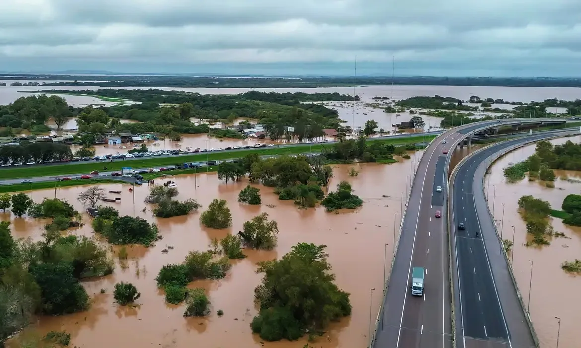 Cerca de 60% dos municípios do RS já foram afetados pelos temporais