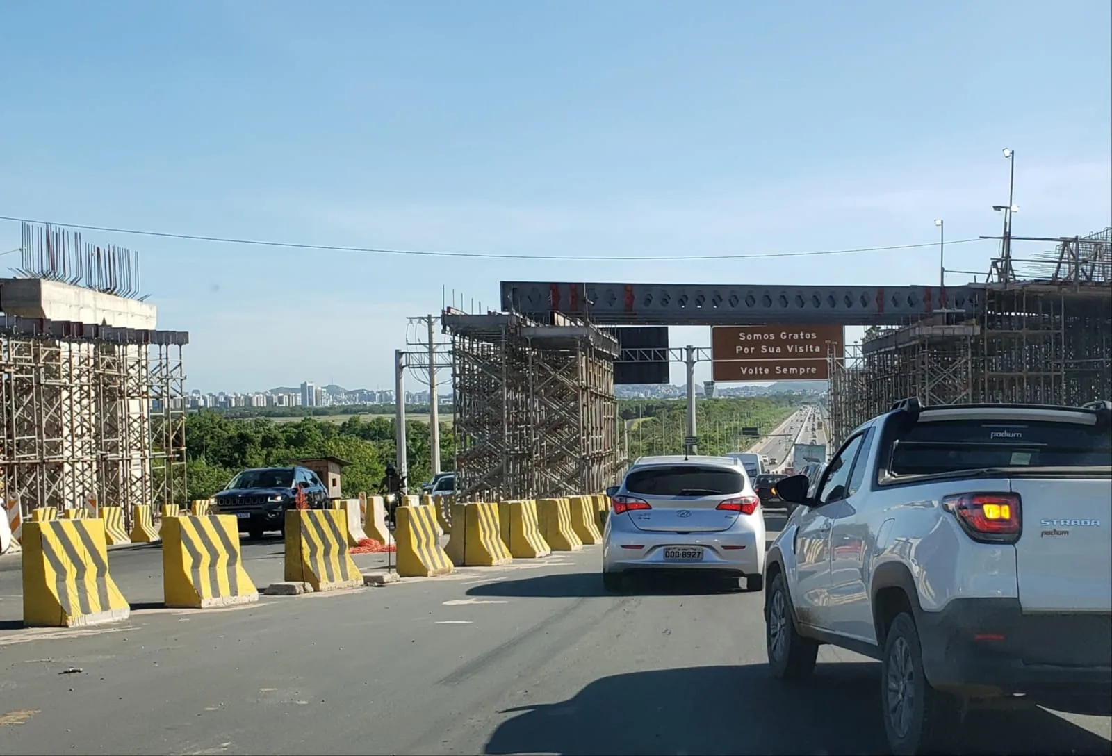 Trânsito no viaduto de Carapina é interditado neste sábado; entenda