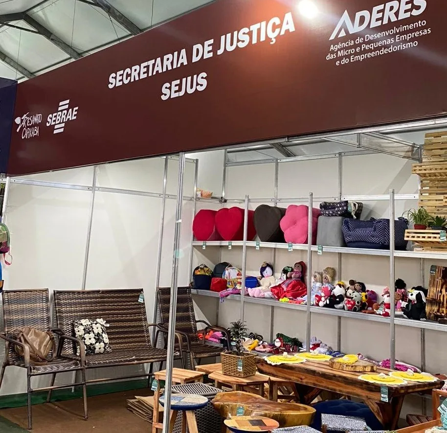 Artesanatos de detentos do sistema prisional do ES estão à venda em feira em Vitória