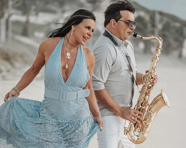 Gretchen e Esdras de Souza curtem lua de mel com muita música no Pará