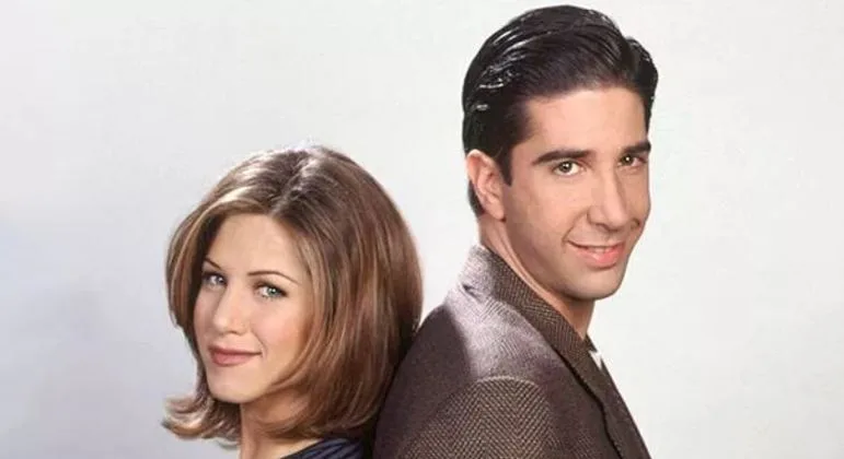 Jennifer Aniston e David Schwimmer estão namorando, afirma revista britânica