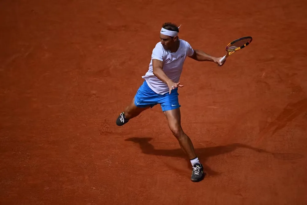 Nadal vai de bicho-papão a zebra em "última dança" em Roland Garros