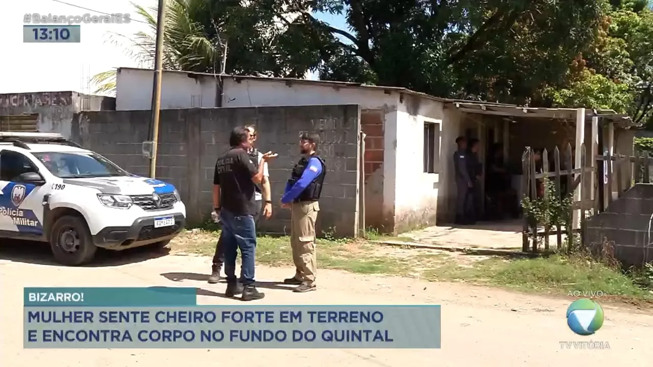 Mulher sente cheiro forte em terreno e corpo é encontrado