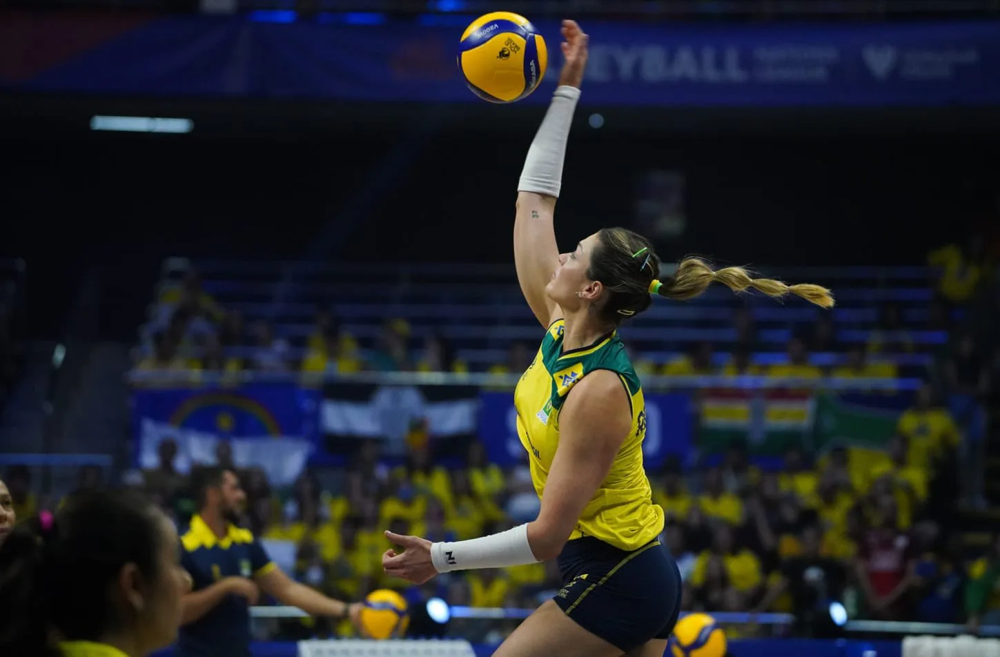 Seleção feminina de vôlei passa fácil pela Alemanha na Liga das Nações