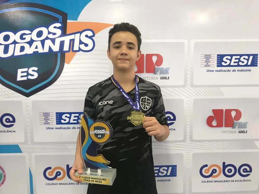 Atleta do São Camilo esbanja talento e vence tênis de mesa