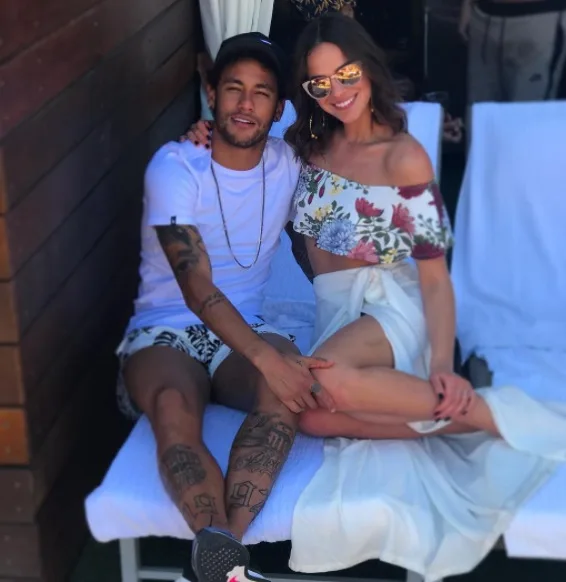 Neymar deixa mensagem fofa para Bruna Marquezine em hotel de Las Vegas