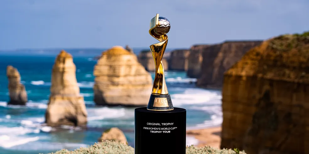 Troféu da Copa do Mundo Feminina é exibido no Cristo Redentor