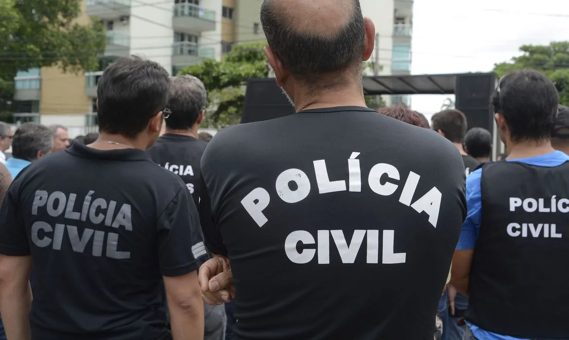 Vitória/ES – Polícia Civil do Espírito Santo faz paralização até a meia noite de hoje(8) em protesto ao assassinato de um investigador em Colatina e às más condições de trabalho. (Tânia Rêgo/Agência Brasil)