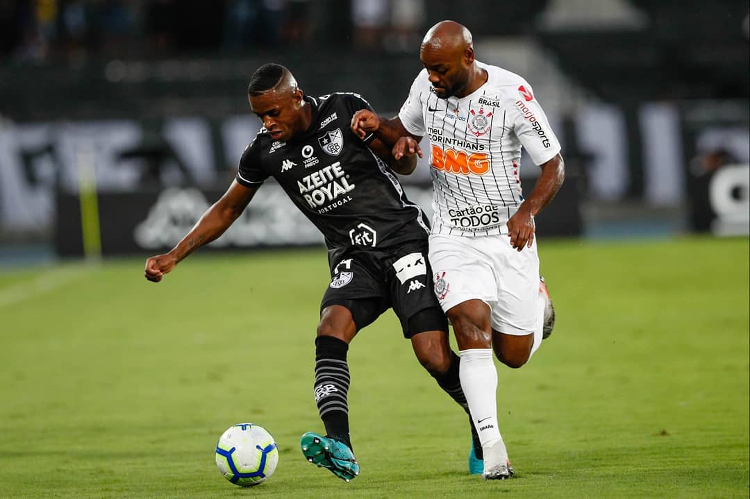 Pedrinho elogia Corinthians: 'Ideia de jogo deu certo, mas vitória não apareceu. Frustante.'