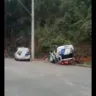 Homem é baleado após tentar furtar viatura, arrastar policial e capotar com veículo em Cariacica