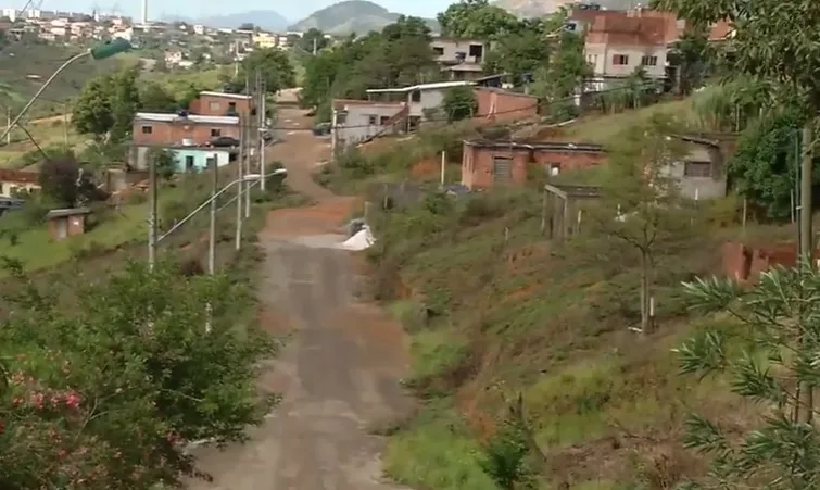 Adolescente com moto roubada é apreendido após trocar tiros com a polícia em Cariacica