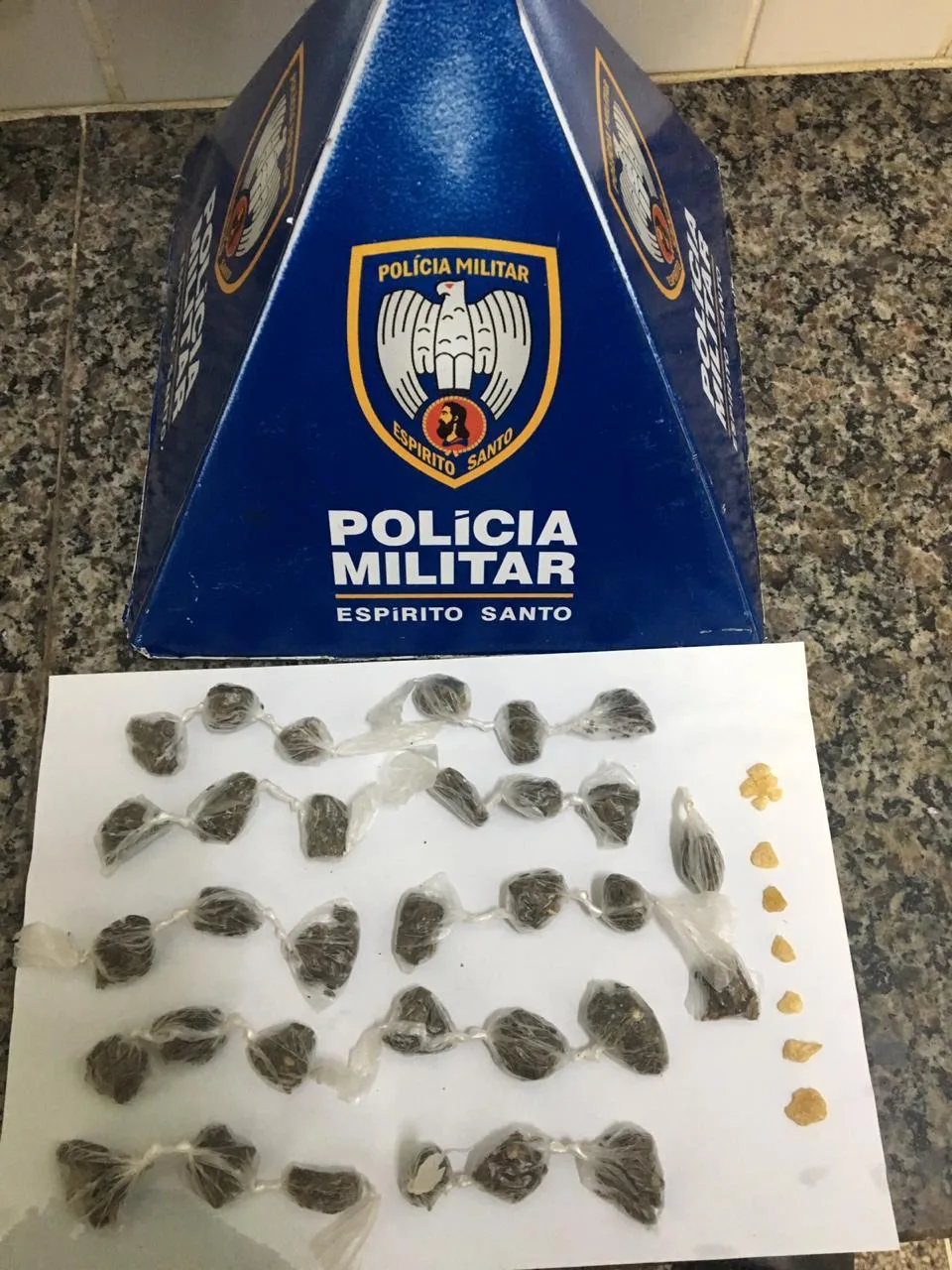 Polícia apreende drogas em vários bairros de Guarapari durante o final de semana