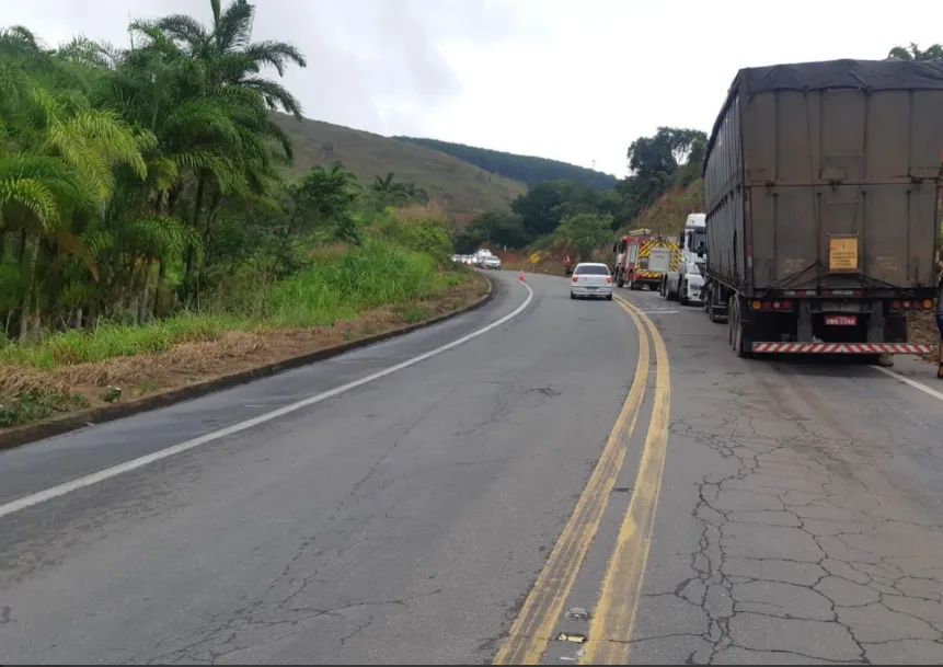 Três pessoas morrem em acidente na BR-259 em João Neiva